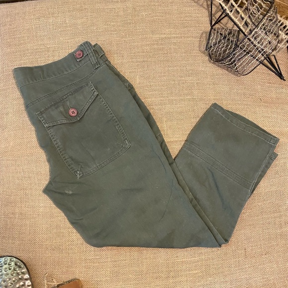 EUC Joe’s Low Rise Cargo Capris in Army Green Size 8 - Picture 3 of 3